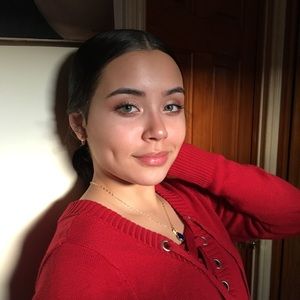 Meet your Posher, Marcela